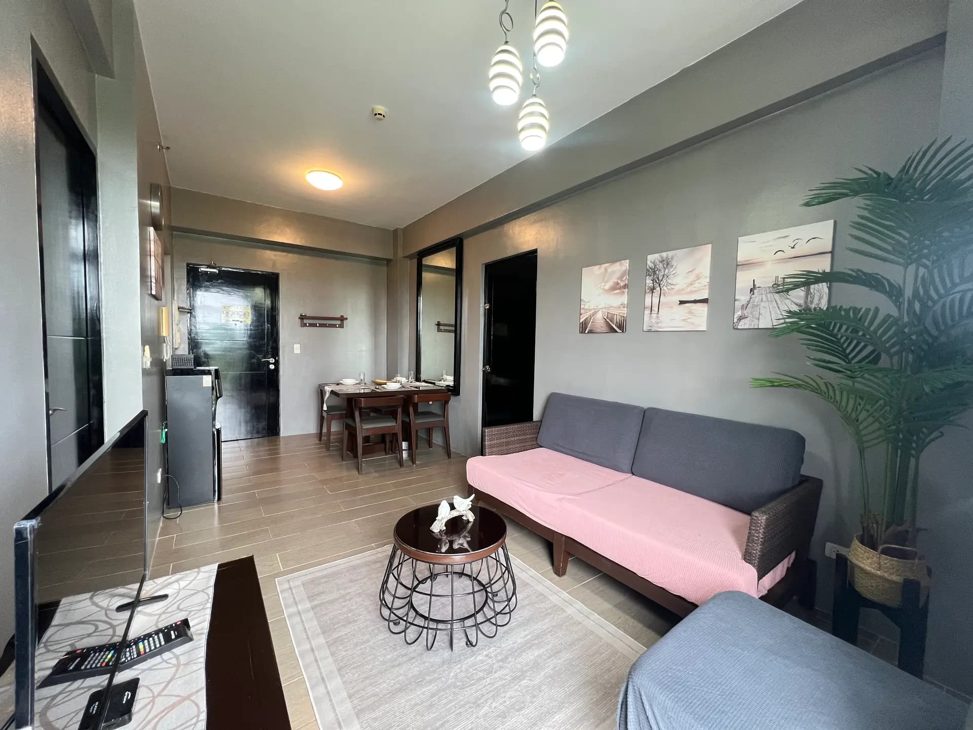 The Tidecrest | Chic 2BR Steps from the Sand