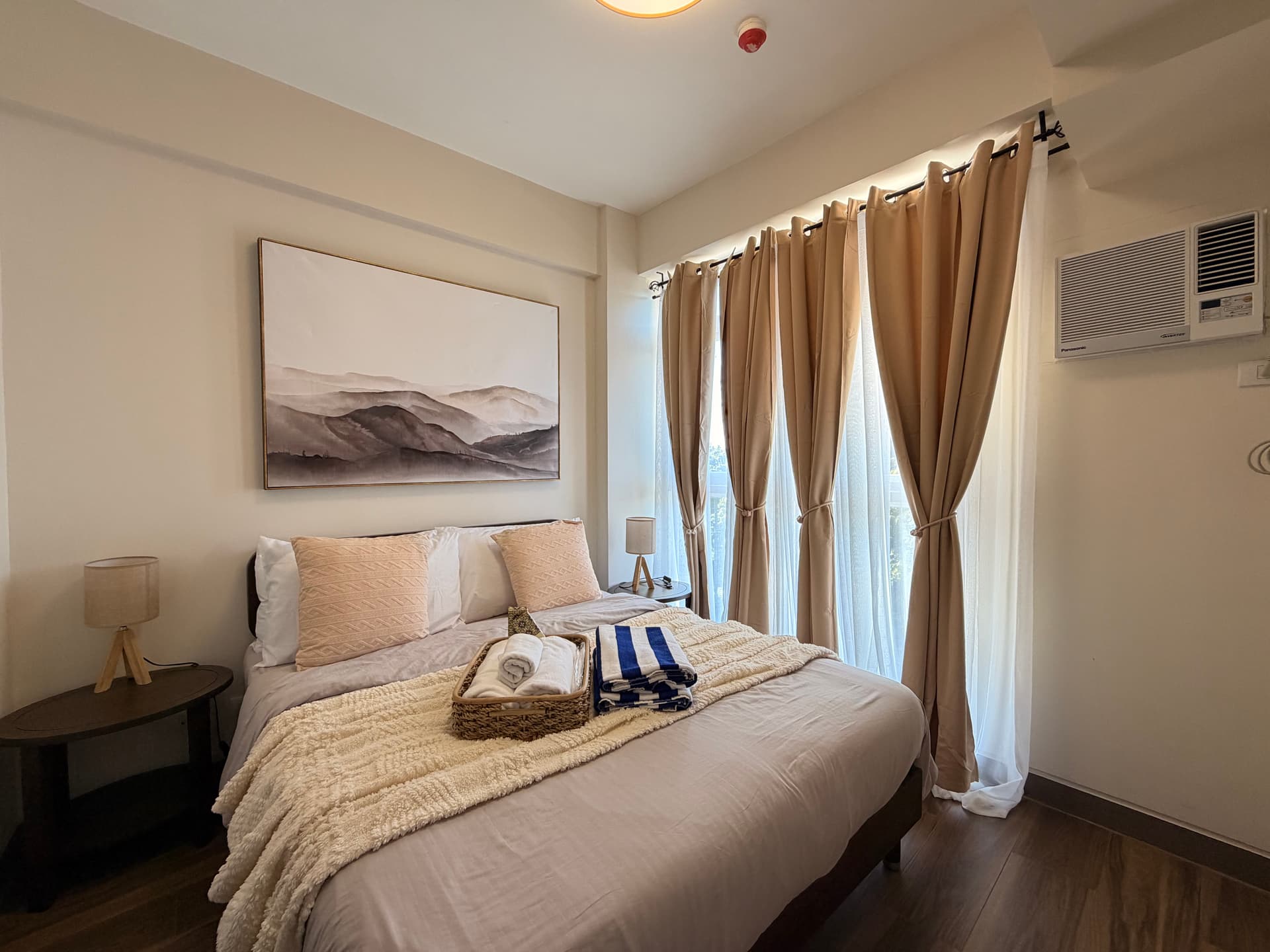 Hiraya Solana | Modern 1BR w/ Golf Views