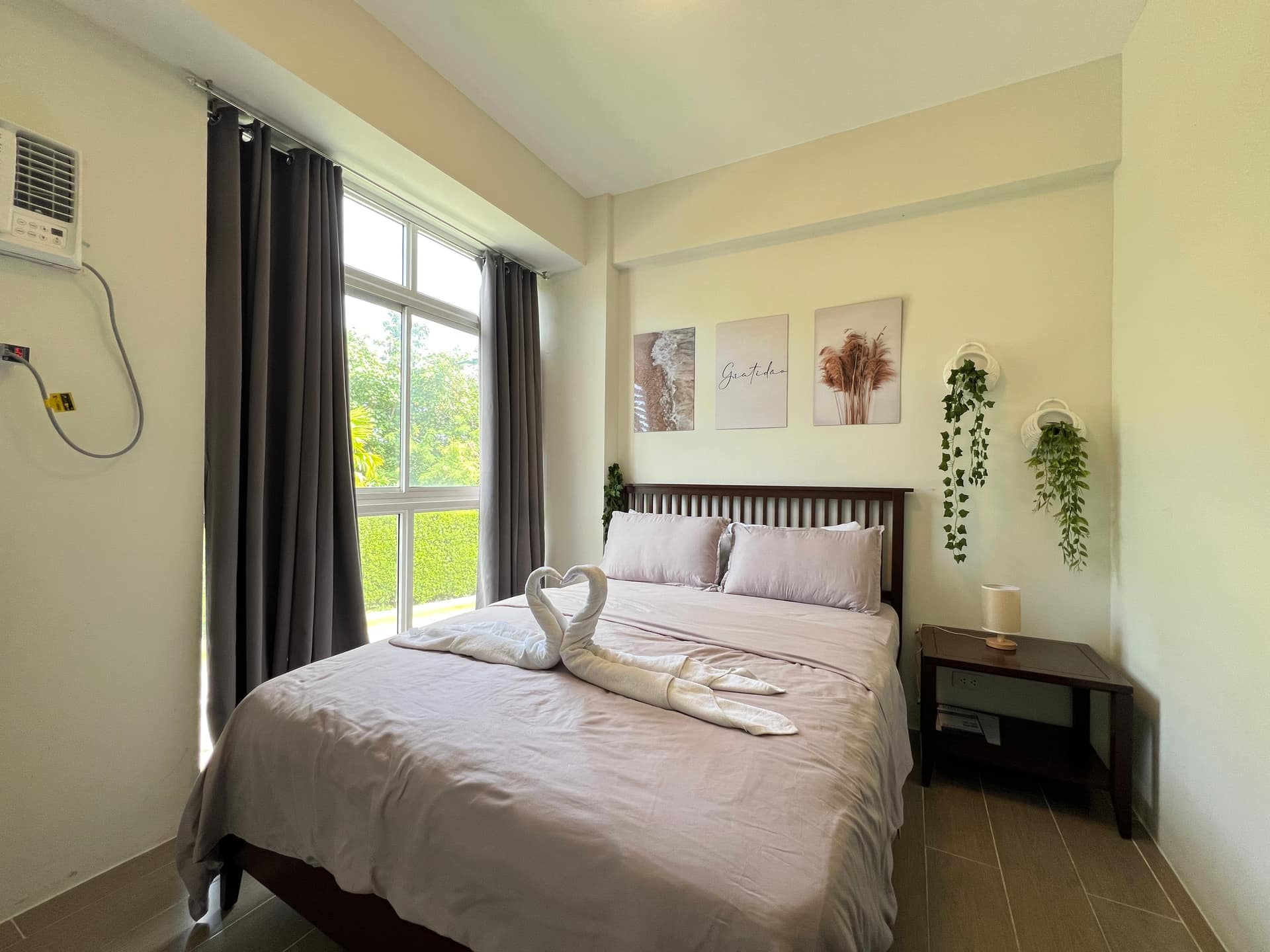 The Secret Sands Suite: Minimalist 2nd-Floor Oasis